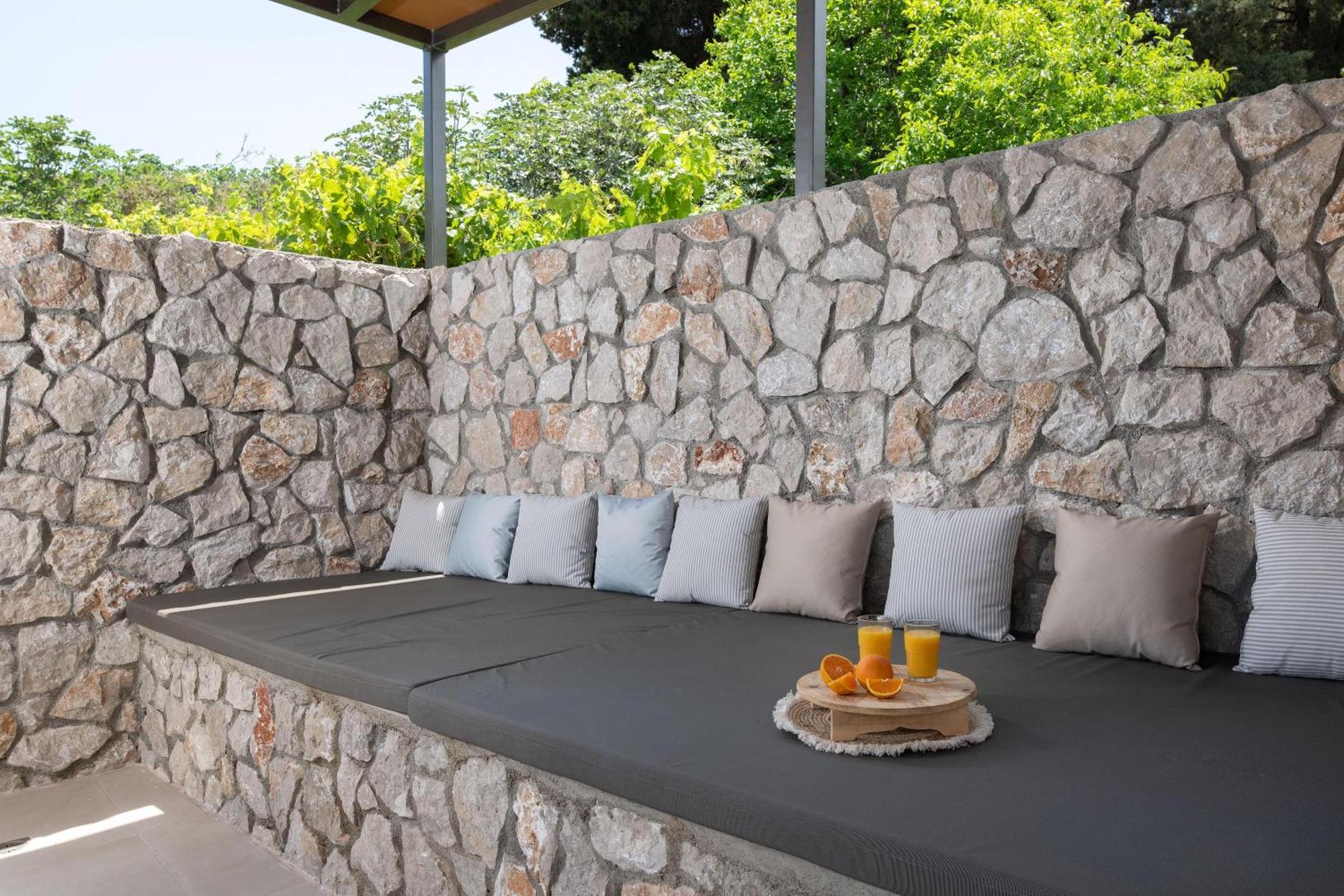 Gga Albatross Villa Afantou